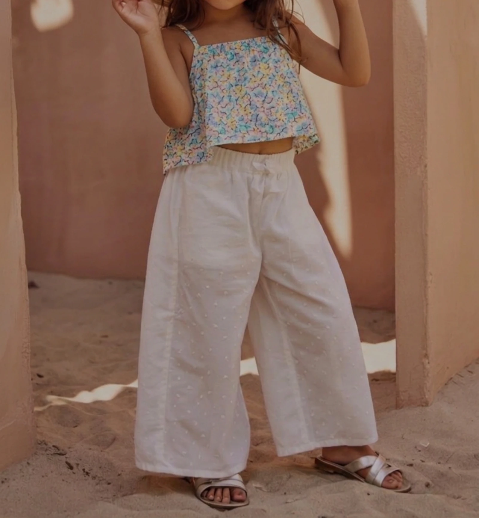 🩵 Prachtige mouwloze blouse met rozenpatroon – Zara Kids – bohemien chic ultra trendy – photo 5